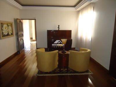 Casa para aluguel no Centro: 