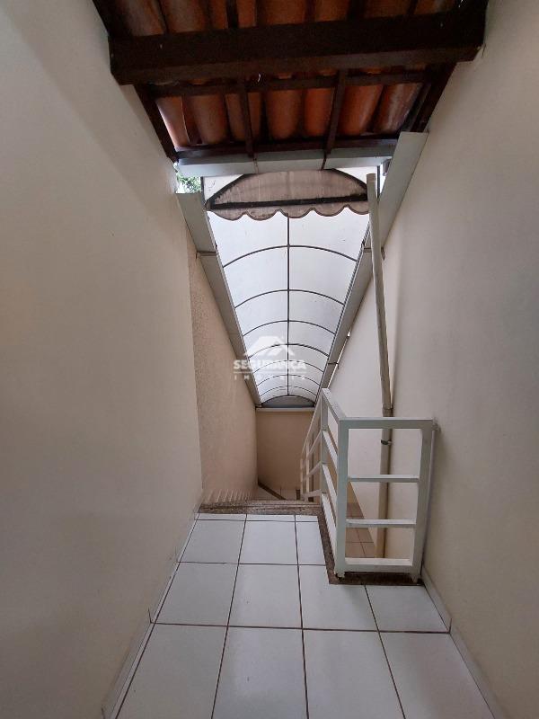 Casa para aluguel no MARIA EUGENIA: ACESSO A GARAGEM