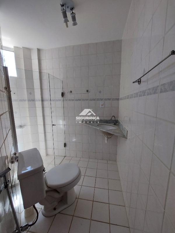 Apartamento para aluguel no Centro: BANHEIRO DA SUÍTE 