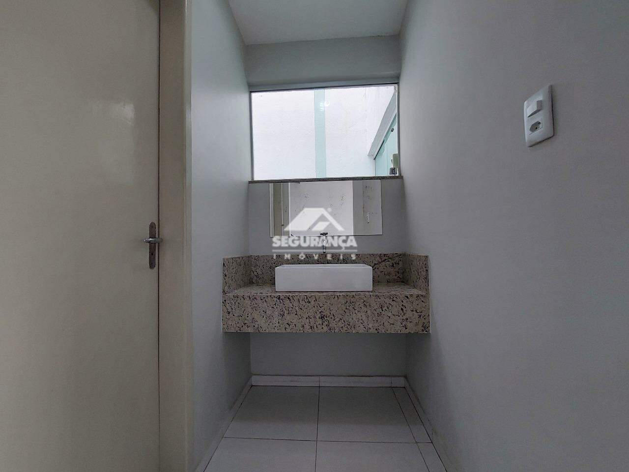 Casa para aluguel no Vila Rica: LAVABO
