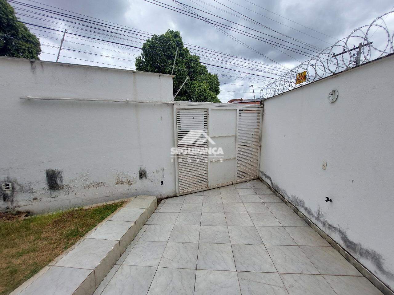 Casa para aluguel no Vila Rica: GARAGEM