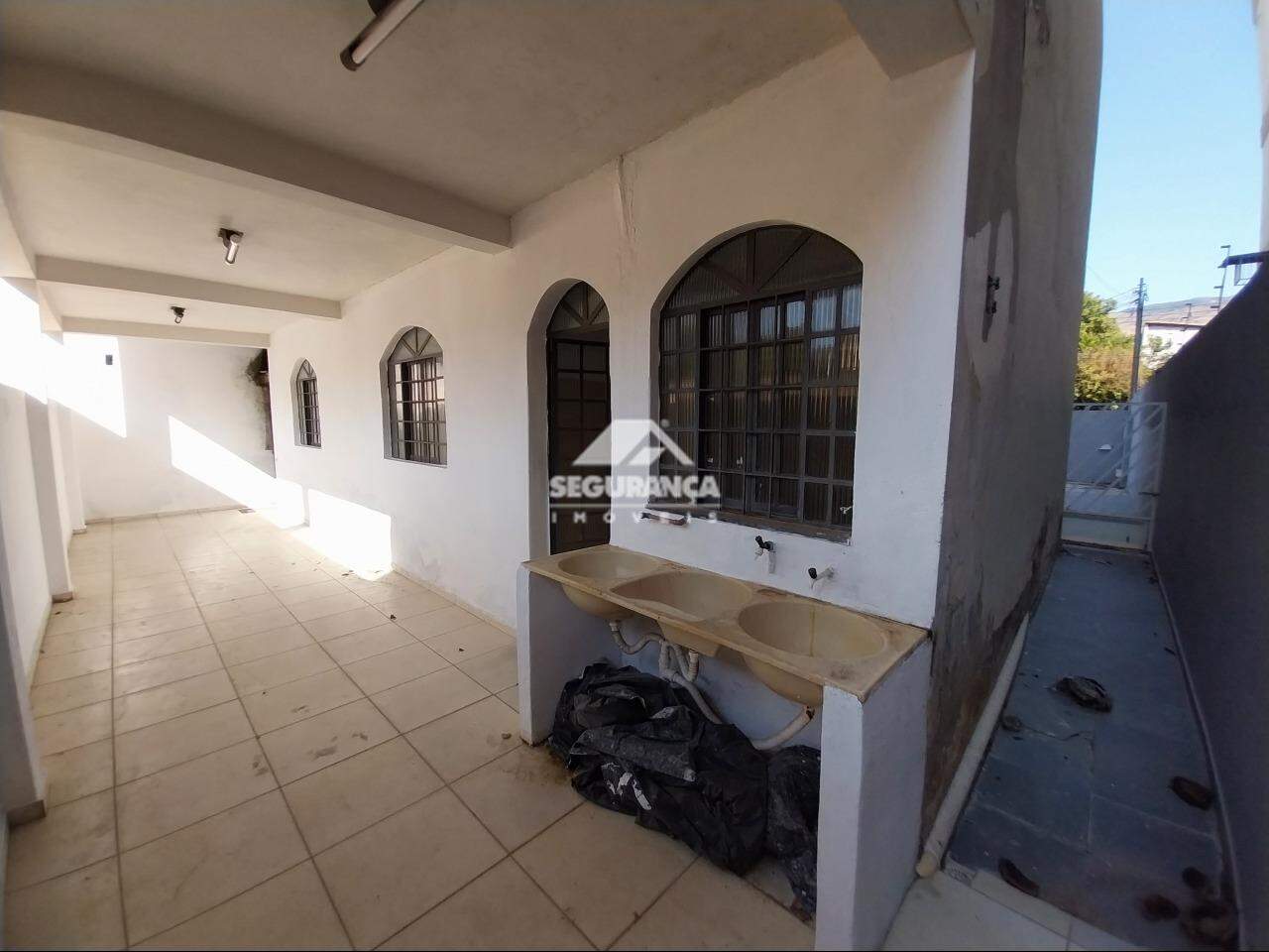 Casa para aluguel no Universitário: ÁREA DE SERVIÇO