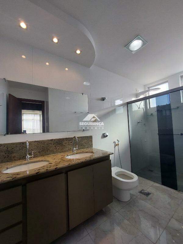 Apartamento para aluguel no Centro: BANHEIRO DA SUÍTE 