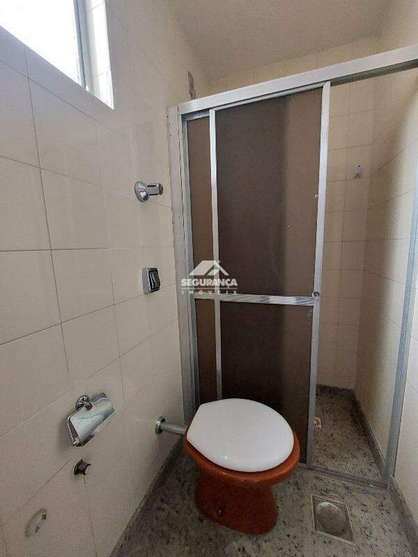 Apartamento para aluguel no Centro: BANHEIRO DA DCE