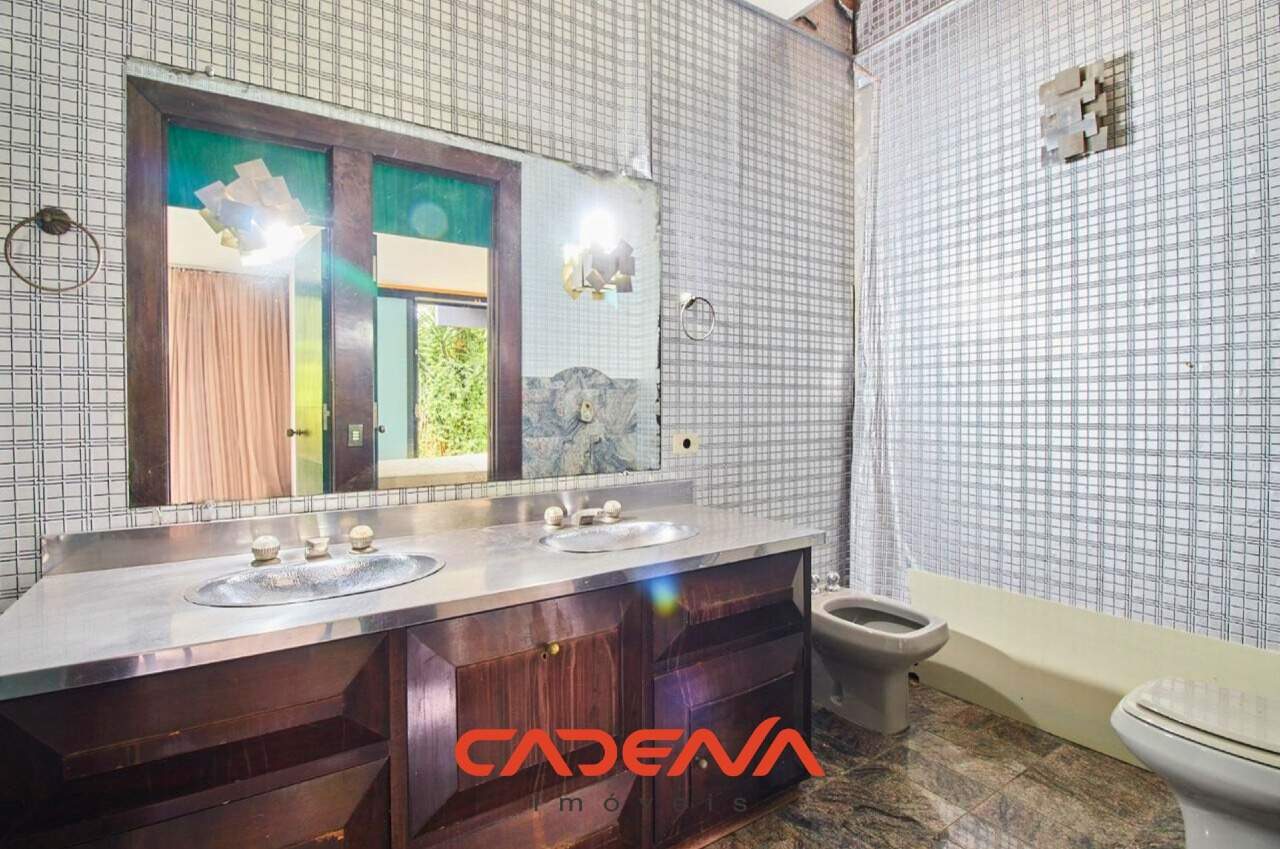 Casa à venda no Seminário: 