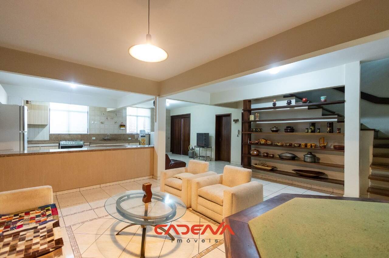 Casa à venda no Mercês: 