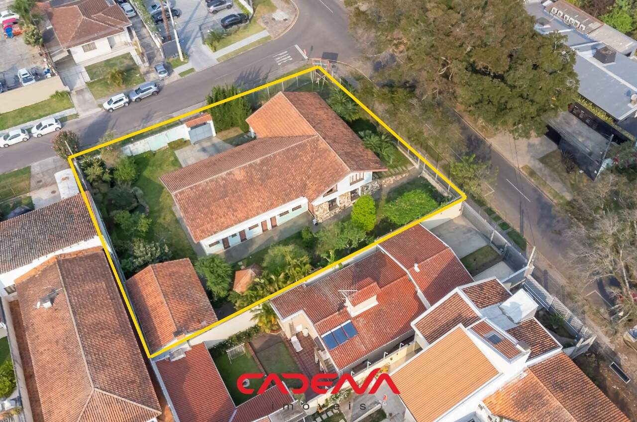 Casa à venda no Mercês: 