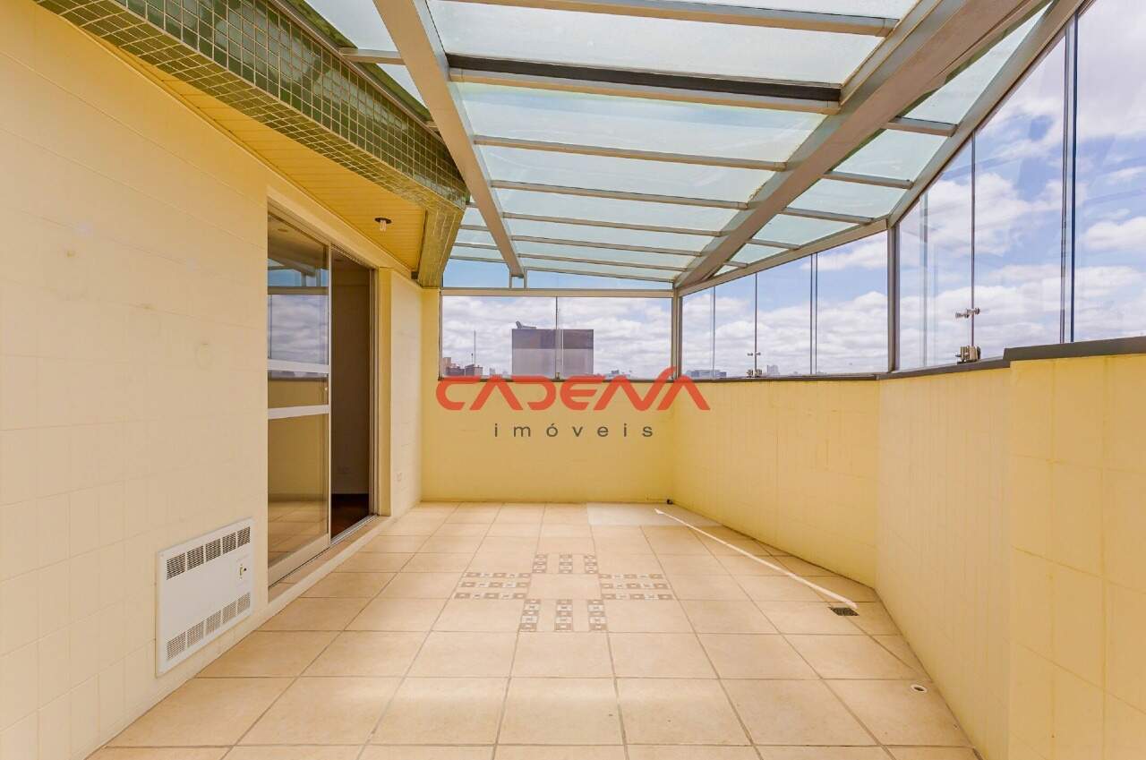 Cobertura à venda no Água Verde: 