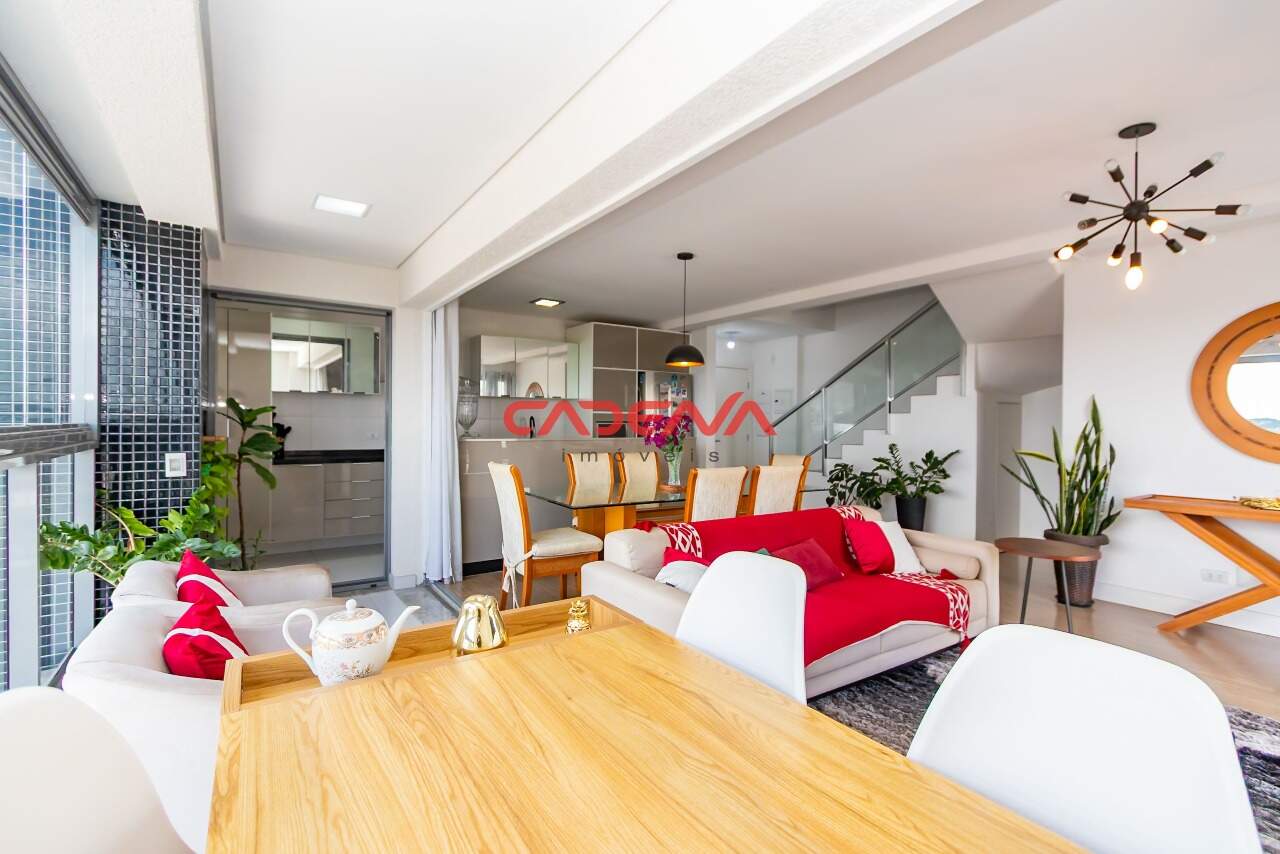 Cobertura à venda no Água Verde: