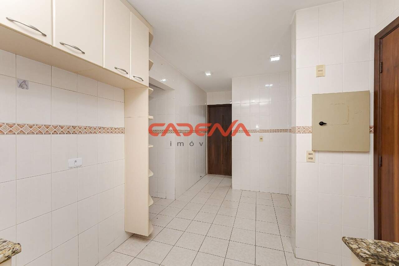 Apartamento à venda no Cabral: 