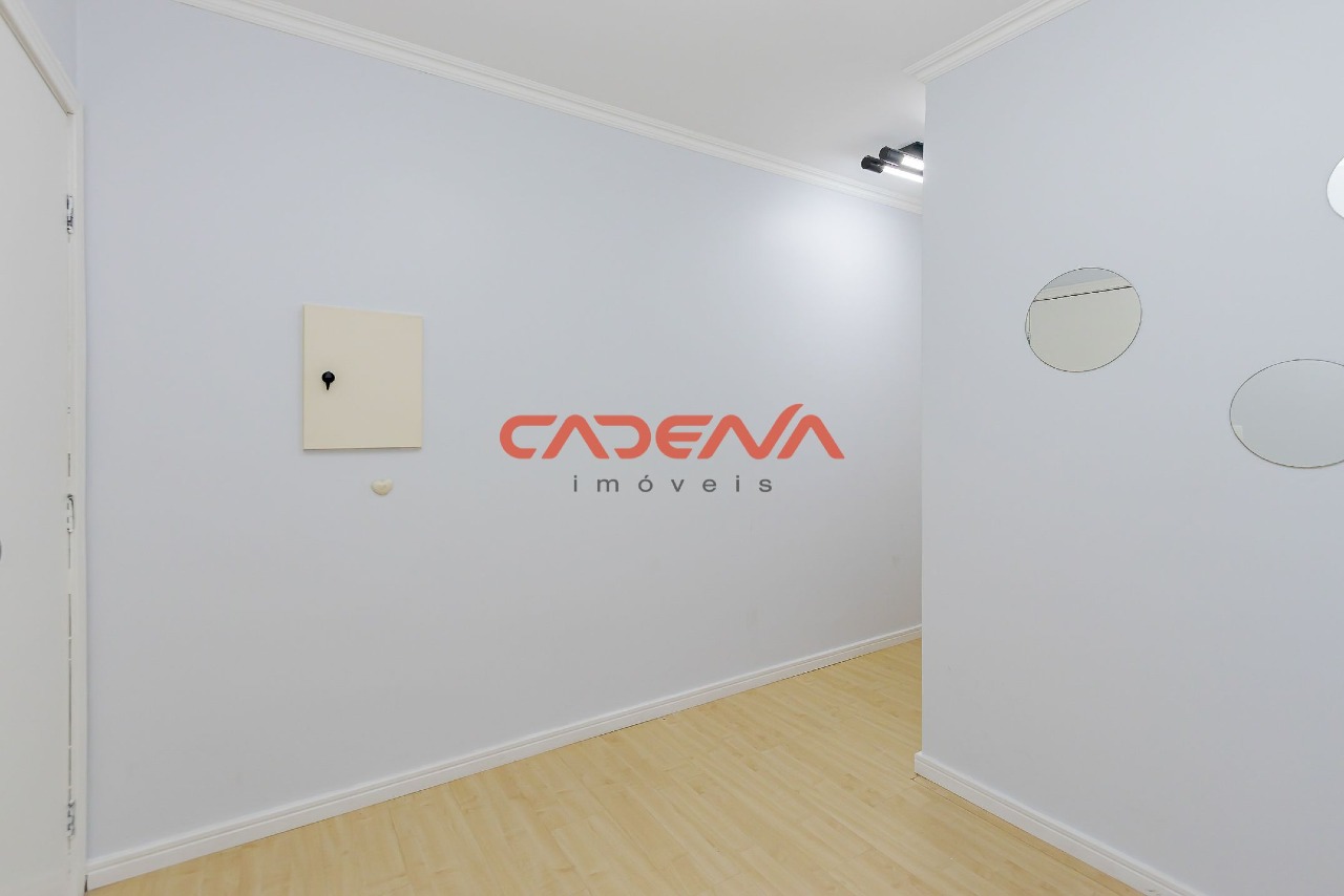 Sala à venda no Batel: 