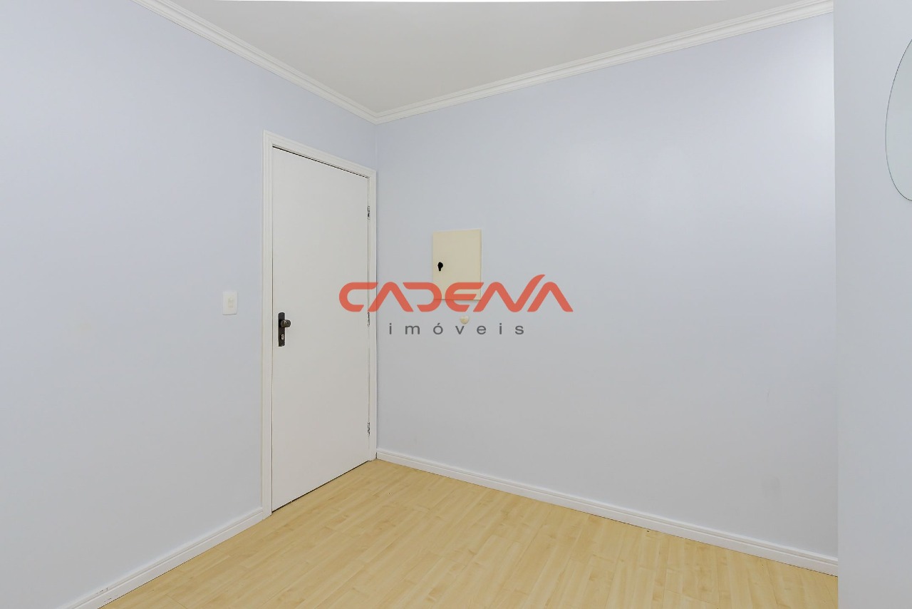 Sala à venda no Batel: 