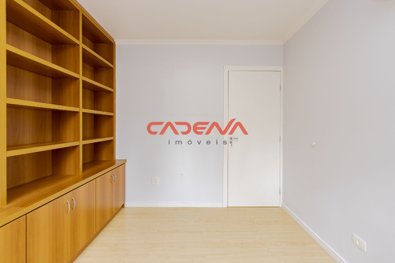 Sala à venda no Batel: 