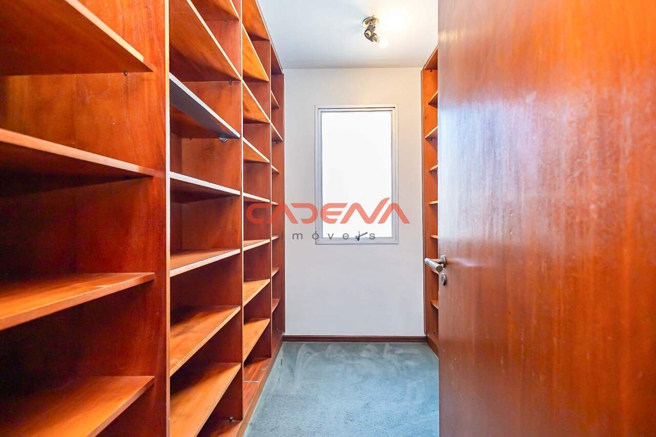 Apartamento para aluguel no Batel: 