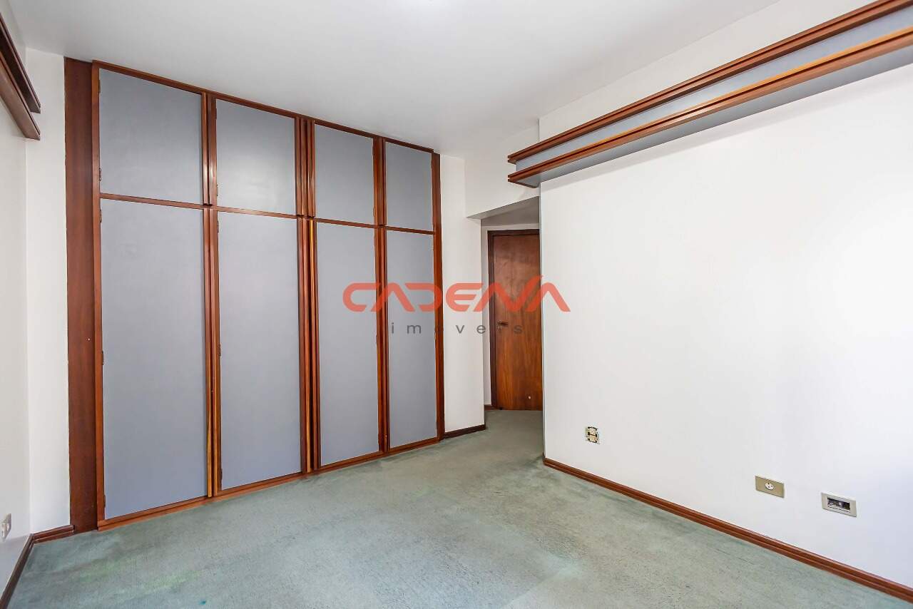 Apartamento para aluguel no Batel: 