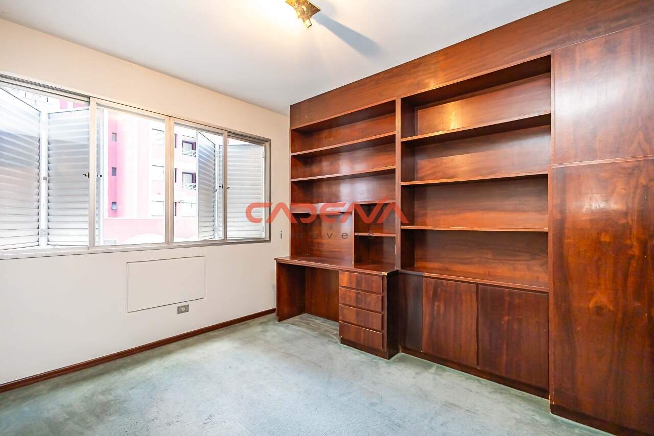 Apartamento para aluguel no Batel: 