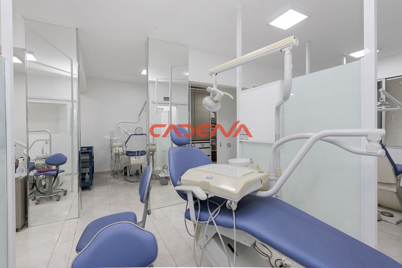 Casa à venda no Mercês: 