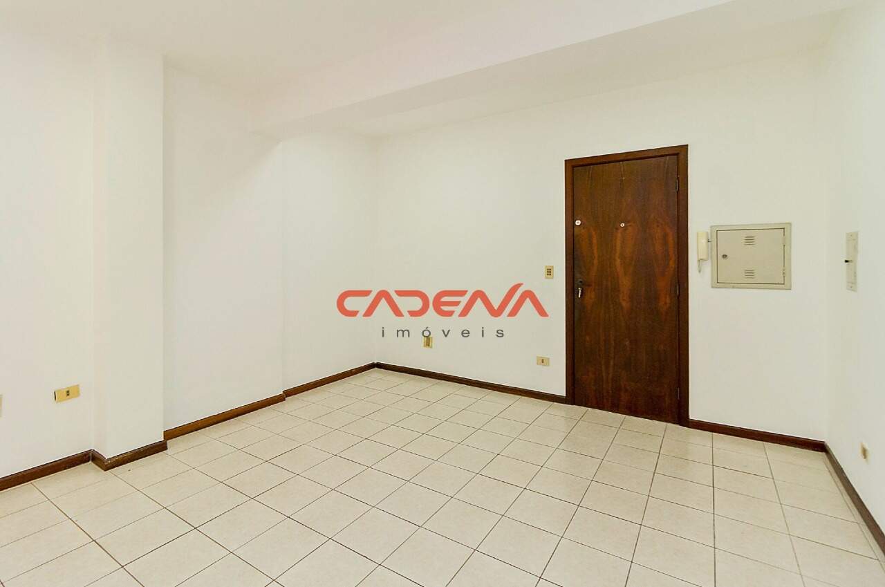 Conjunto comercial para aluguel no Bacacheri: 