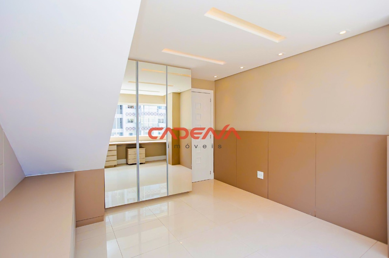 Cobertura à venda no Batel: 