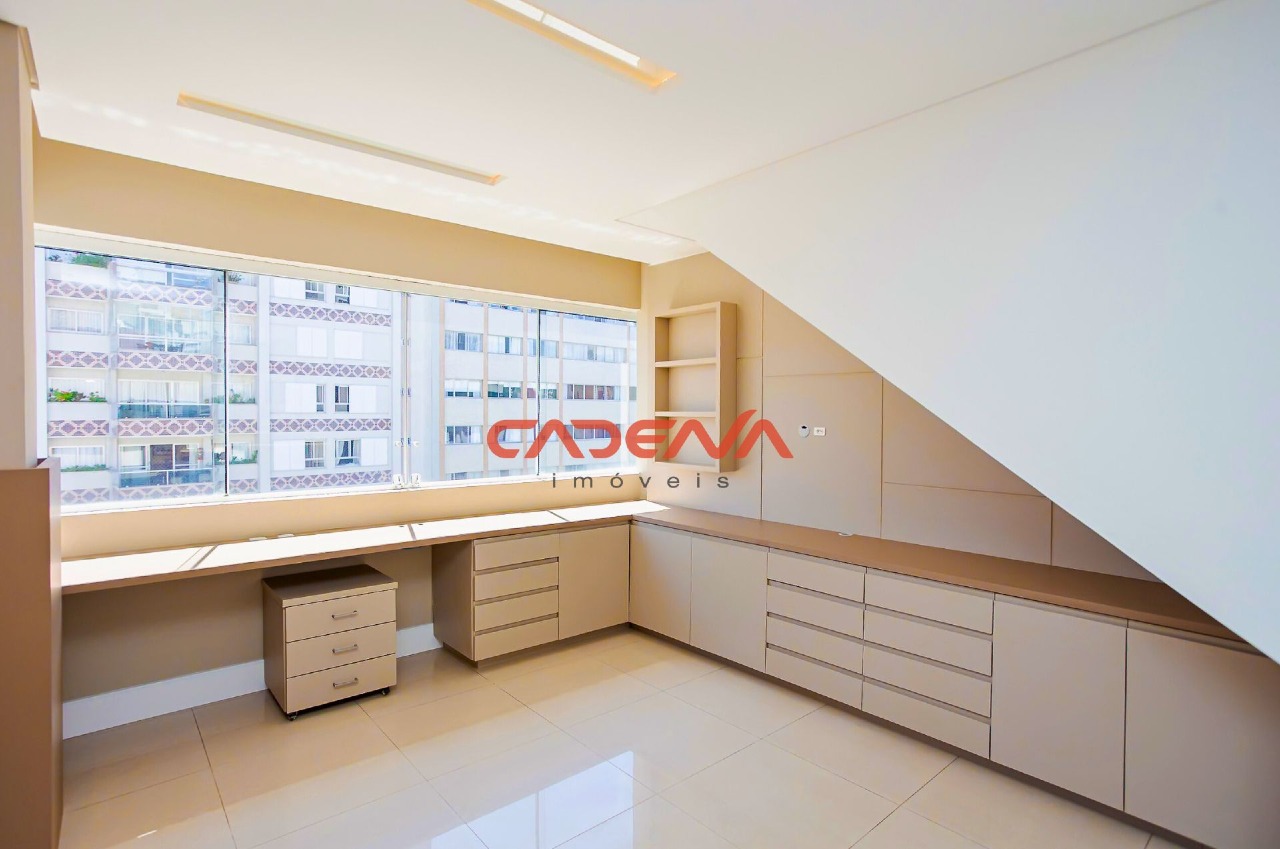 Cobertura à venda no Batel: 