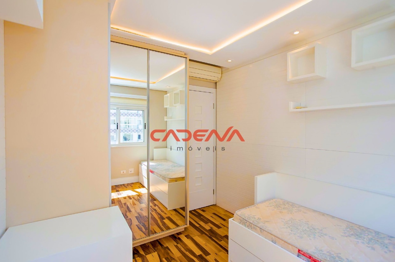 Cobertura à venda no Batel: 