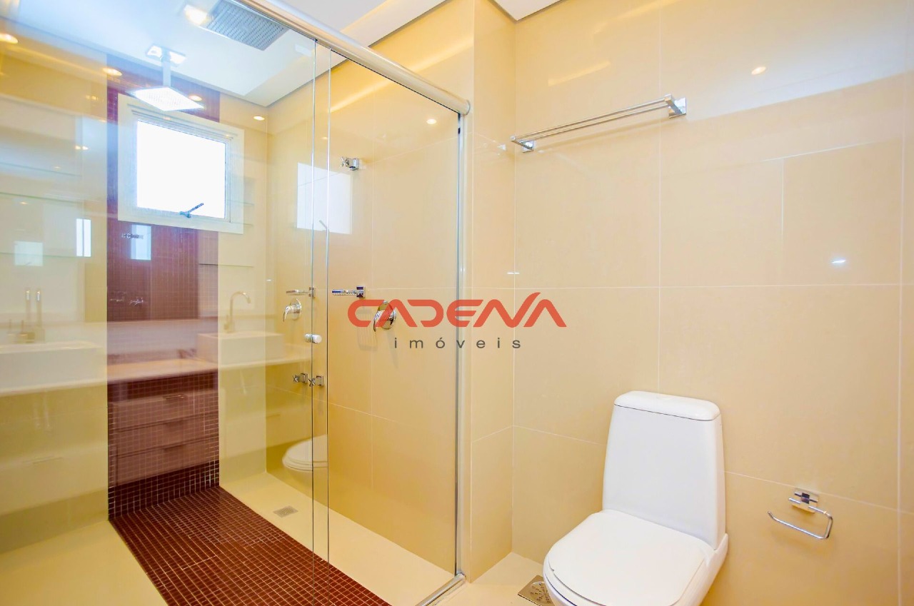 Cobertura à venda no Batel: 