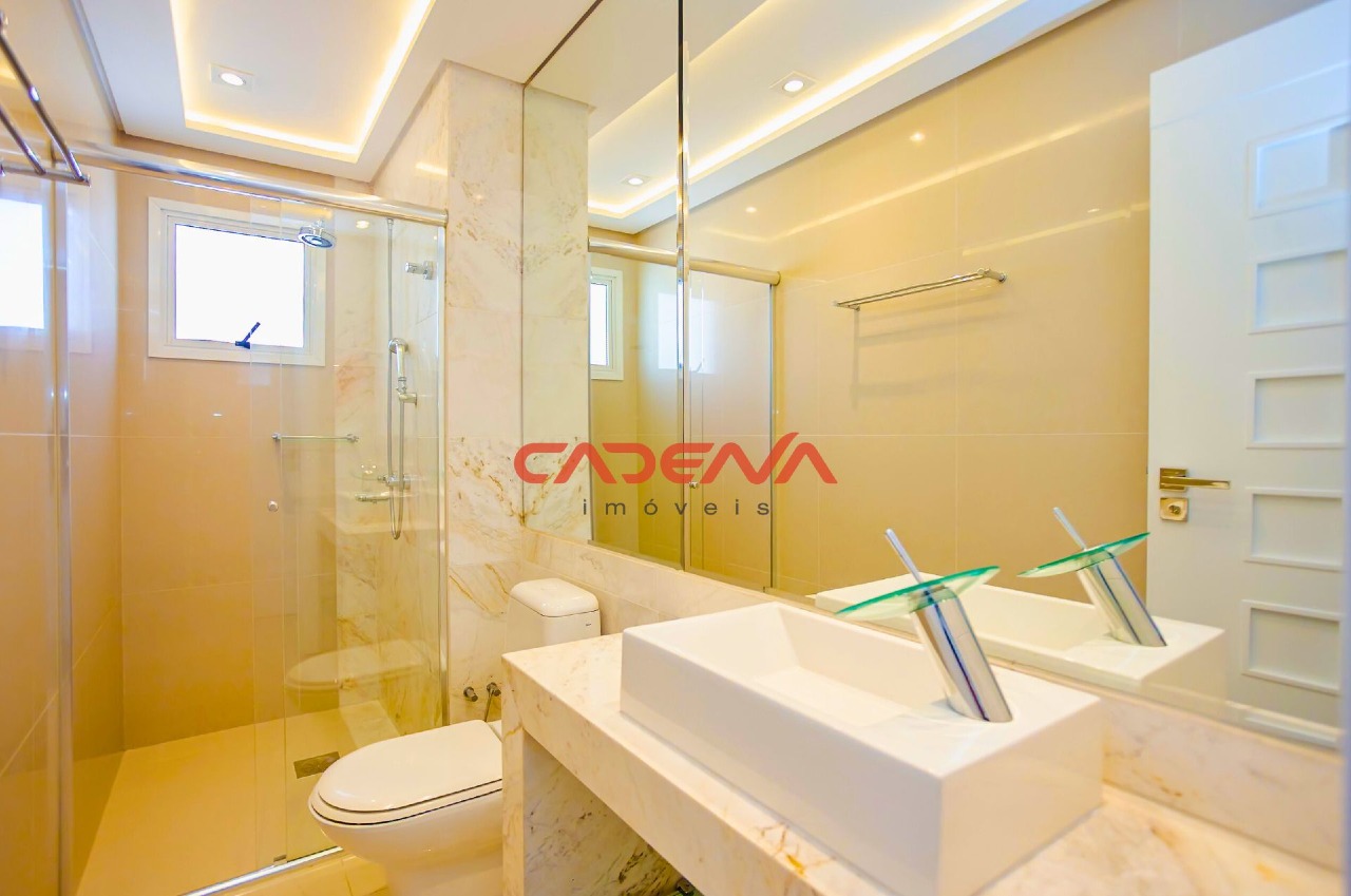 Cobertura à venda no Batel: 