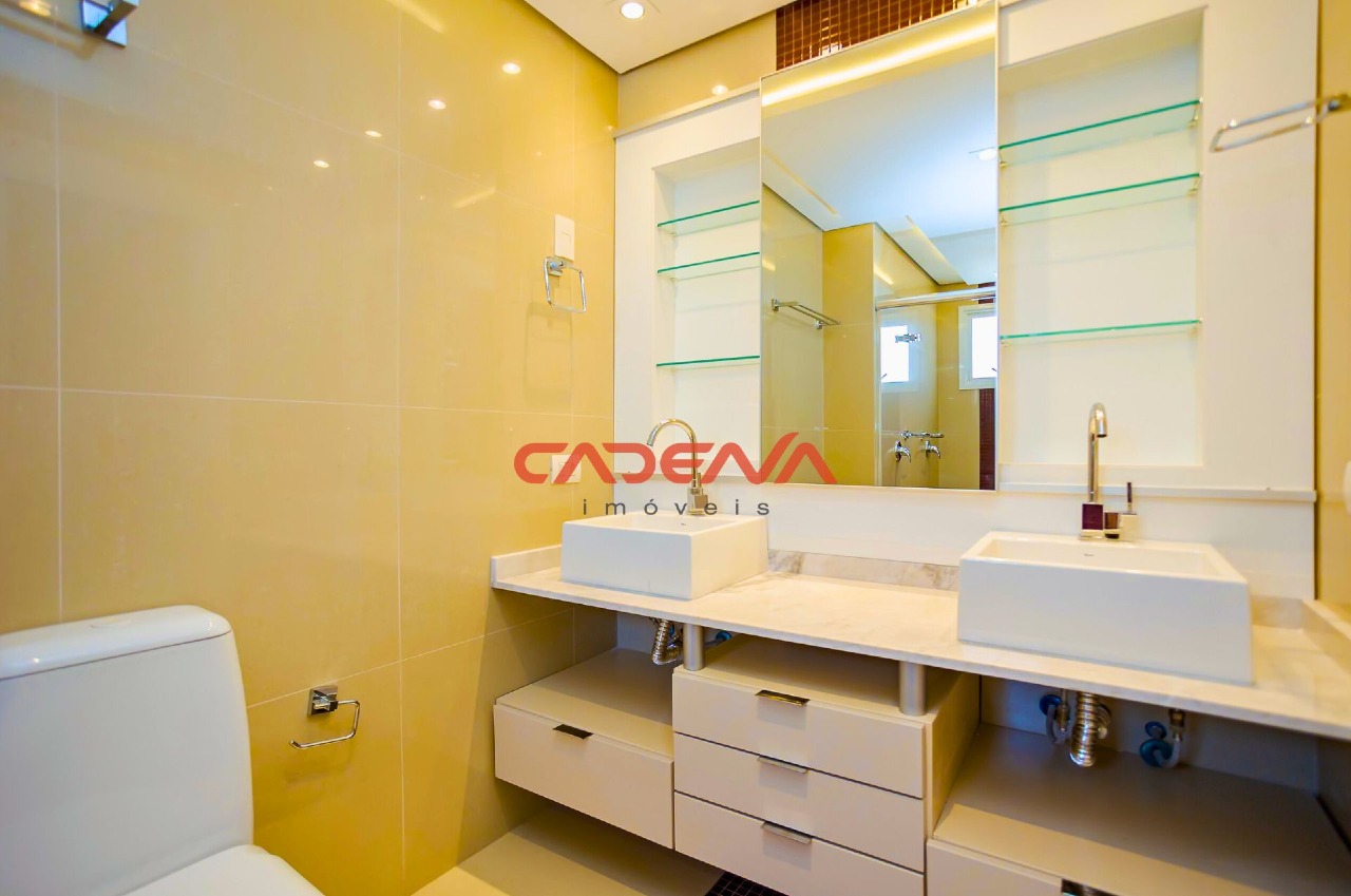 Cobertura à venda no Batel: 