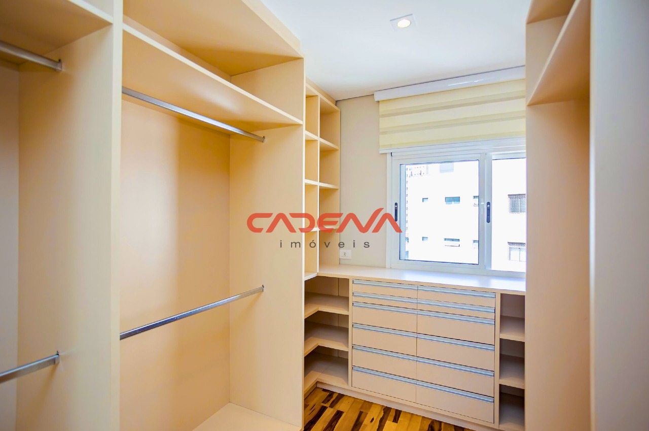 Cobertura à venda no Batel: 