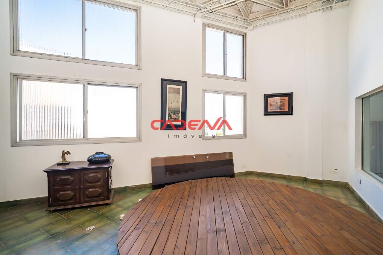 Cobertura à venda no Centro Cívico: 