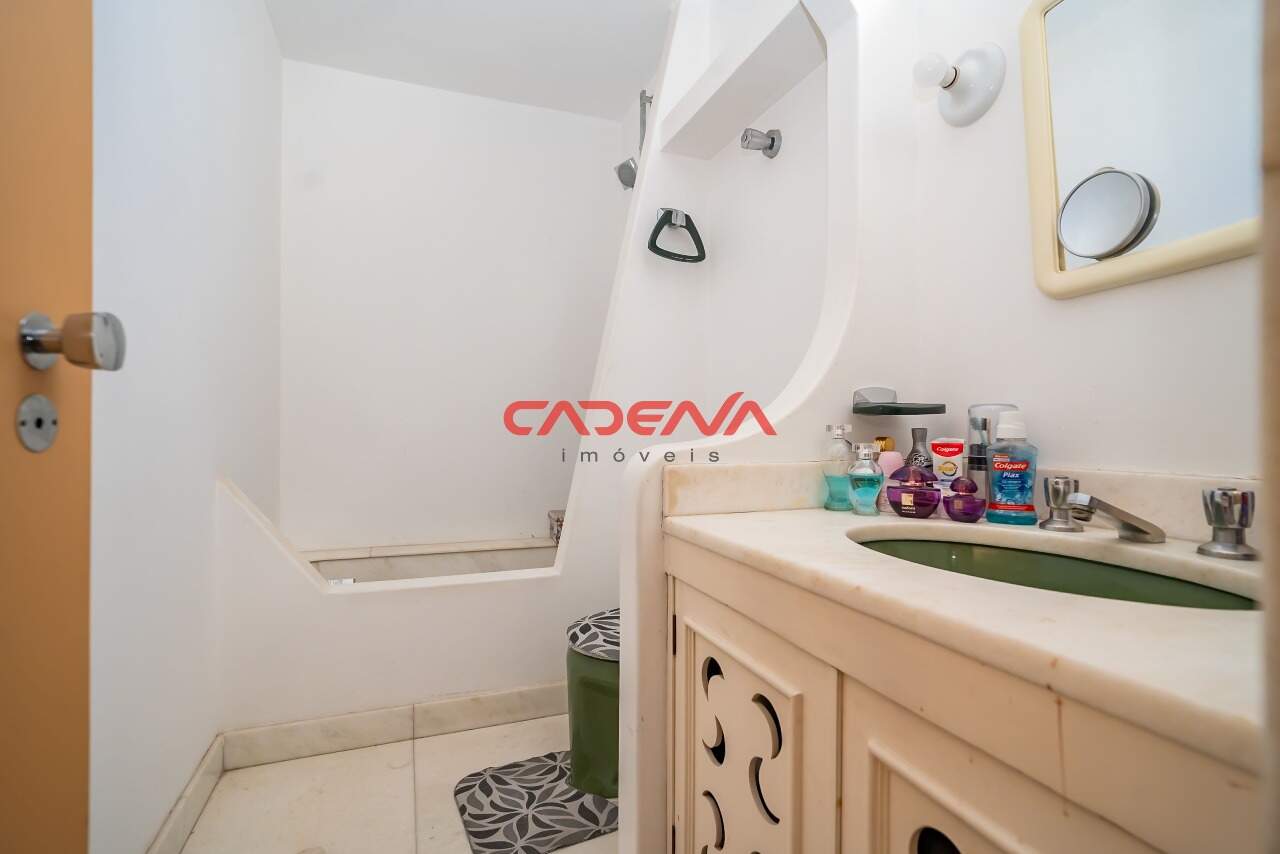 Cobertura à venda no Centro Cívico: 