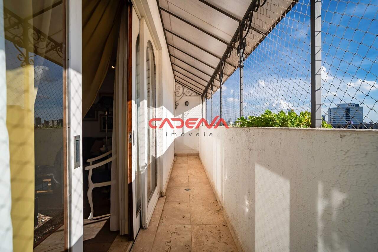 Cobertura à venda no Centro Cívico: 