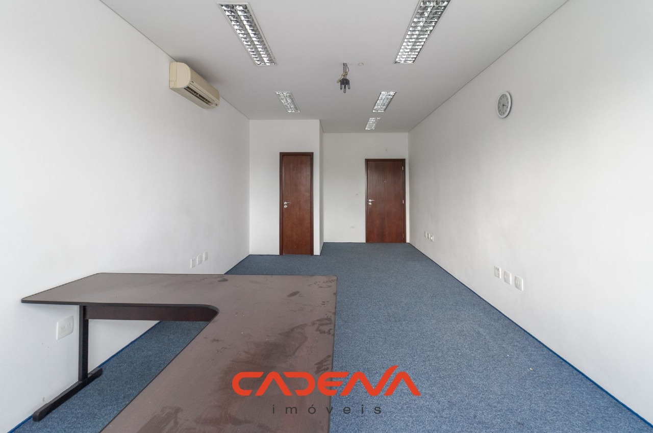 Sala à venda no Centro: 