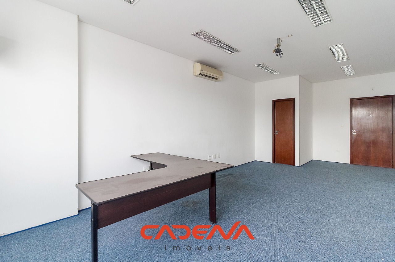 Sala à venda no Centro: 