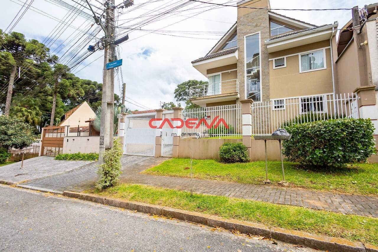 Sobrado à venda no Barreirinha: 