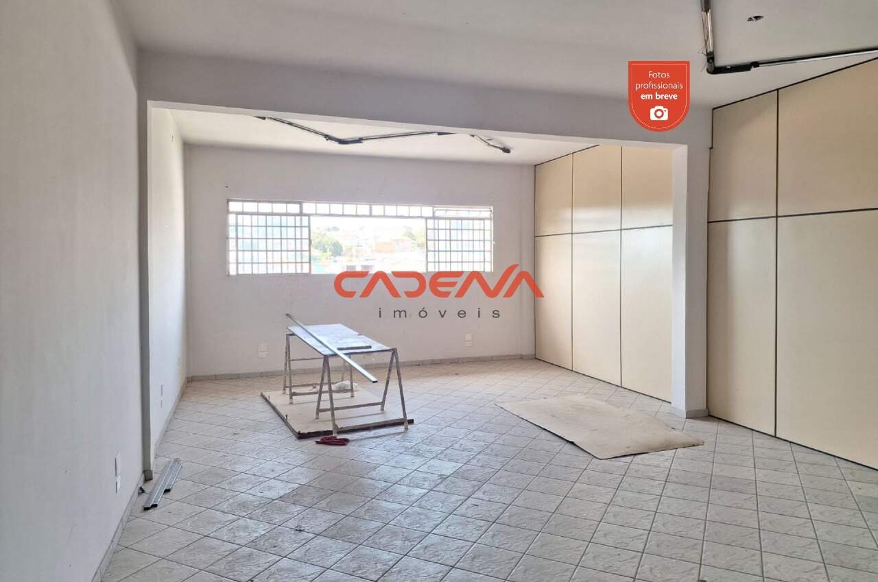 Casa comercial para aluguel no Xaxim: