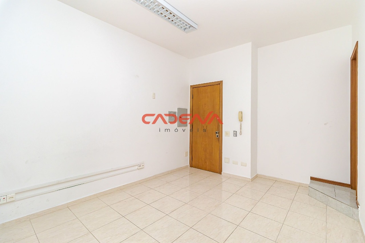 Sala à venda no Centro: 