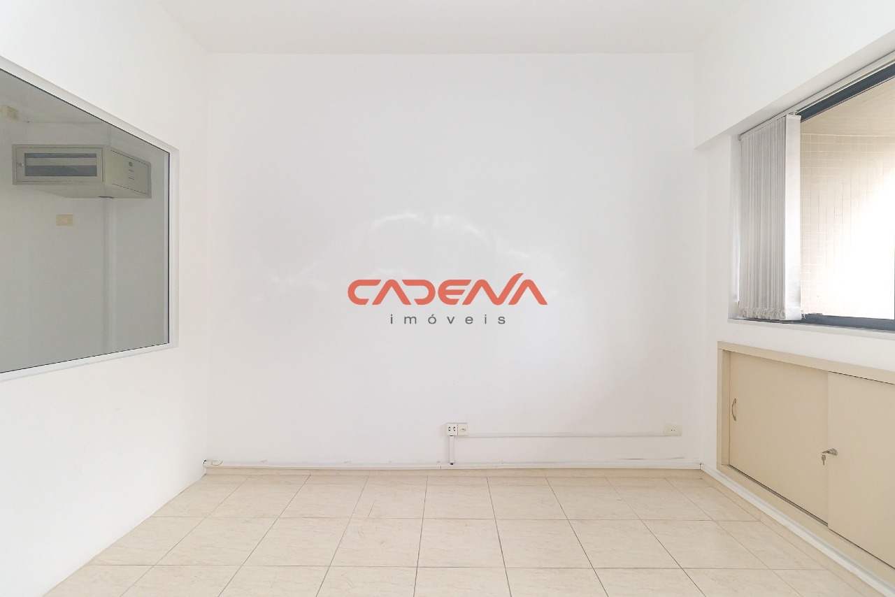 Sala à venda no Centro: 