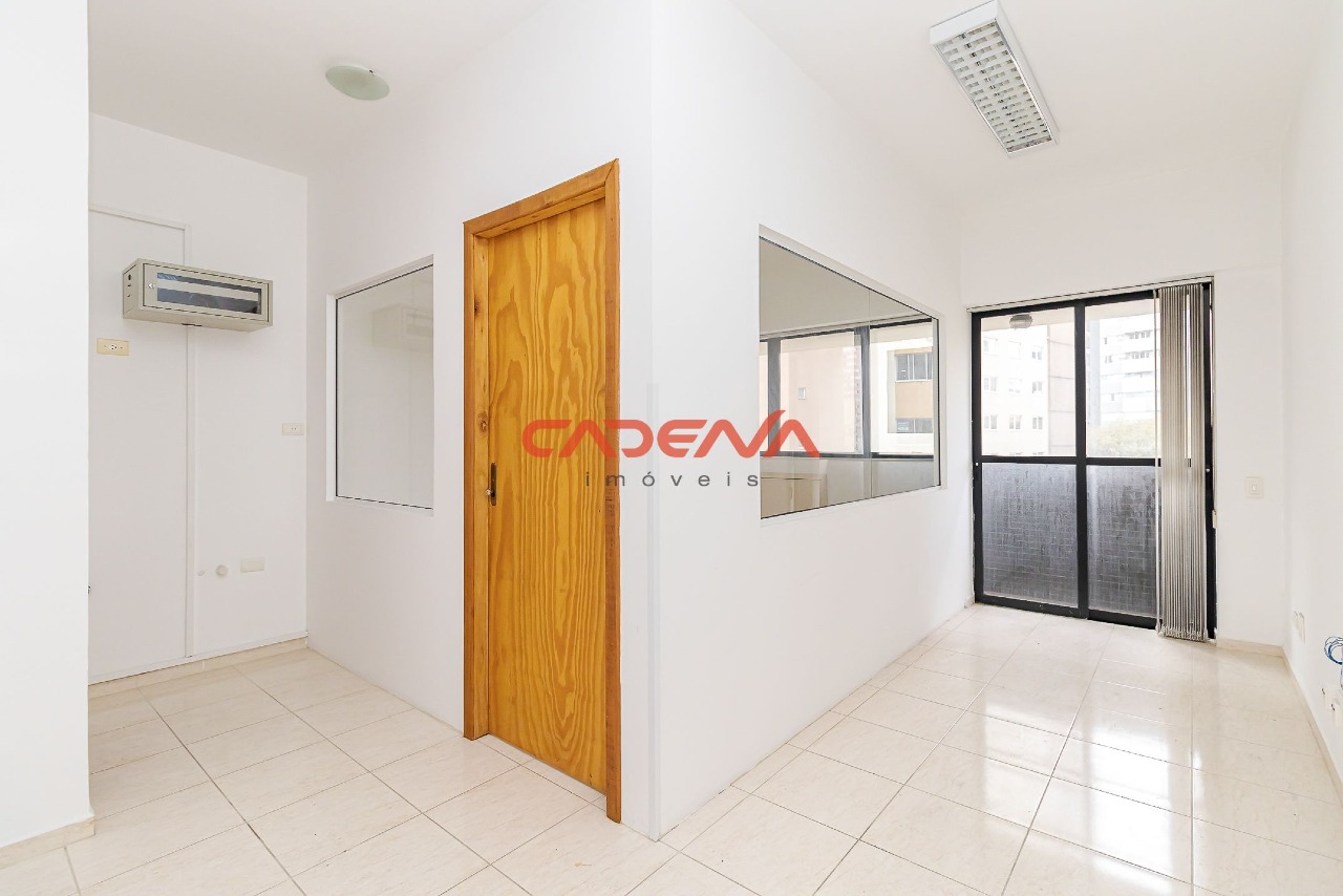 Sala à venda no Centro: 