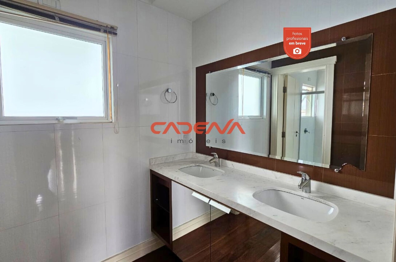 Casa em condomínio fechado para aluguel no Taboão: 