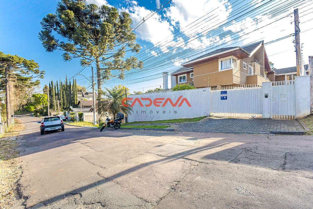 Sobrado à venda no Campo Comprido: 