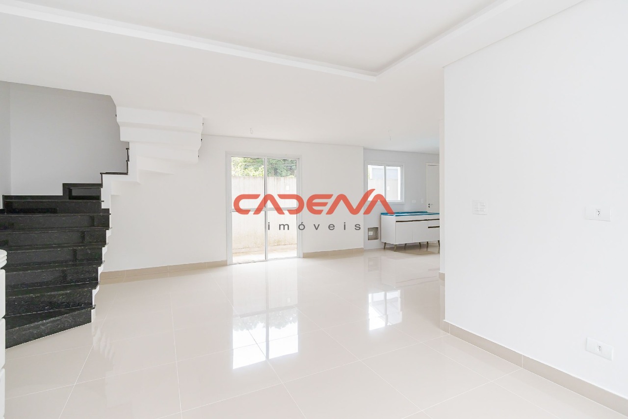 Sobrado para aluguel no Campo Comprido: 