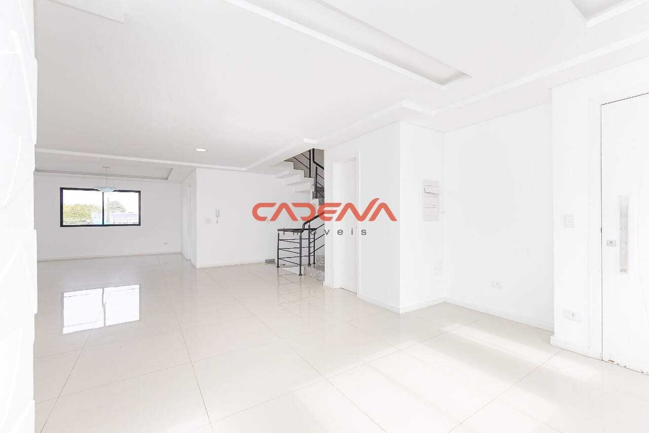 Casa em condomínio fechado para aluguel no Campo Comprido: 