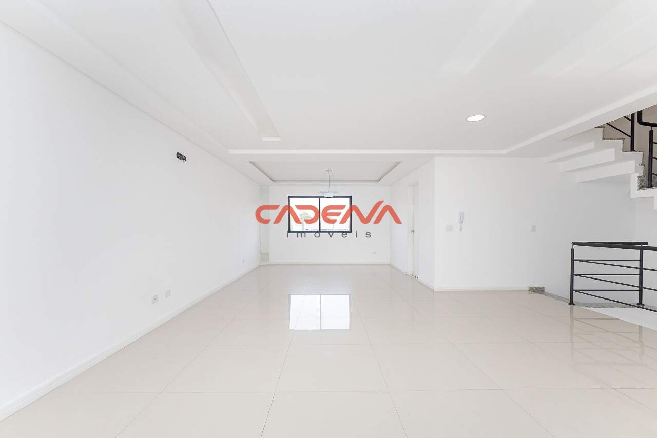 Casa em condomínio fechado para aluguel no Campo Comprido: 
