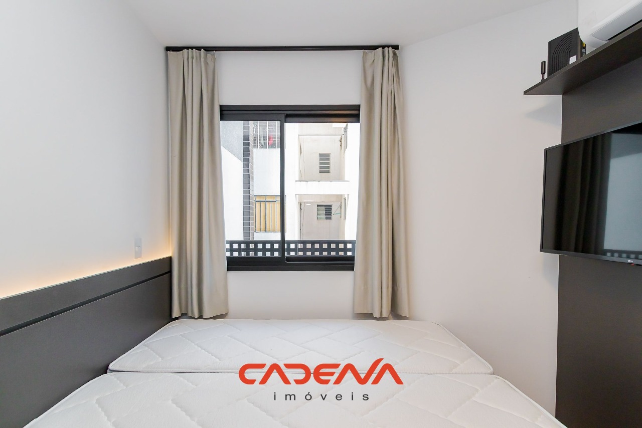 Studio para aluguel no Mercês: 