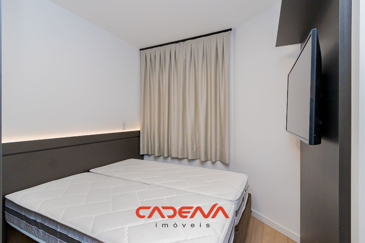 Studio para aluguel no Mercês: 