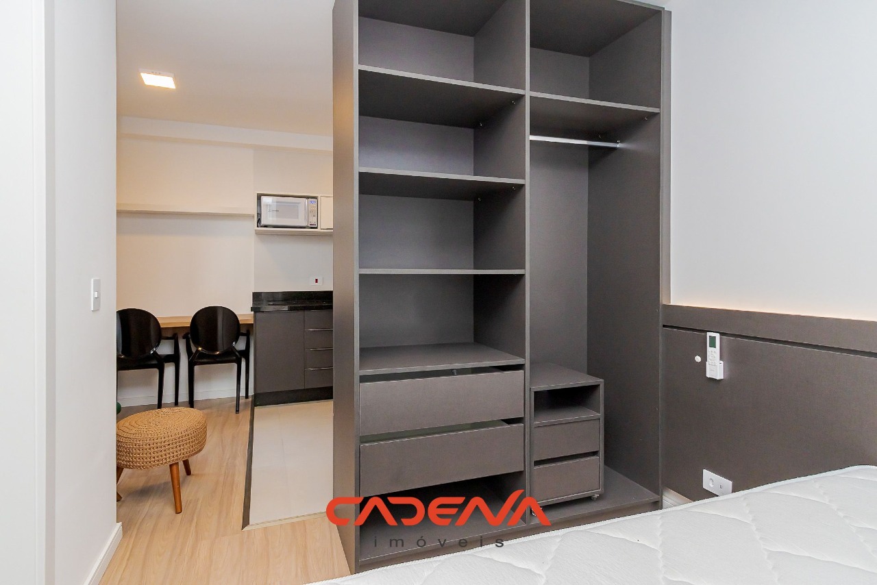 Studio para aluguel no Mercês: 