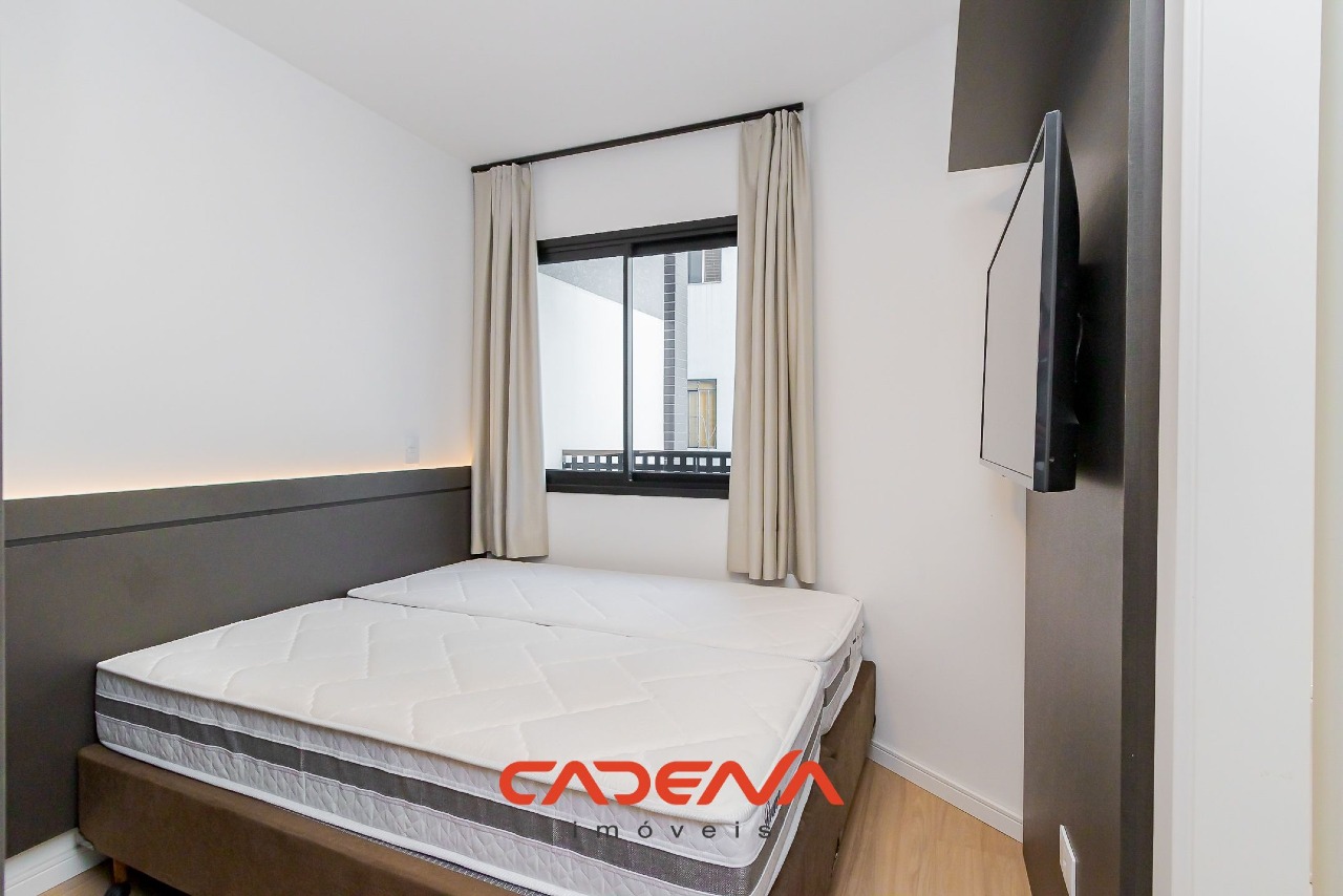 Studio para aluguel no Mercês: 