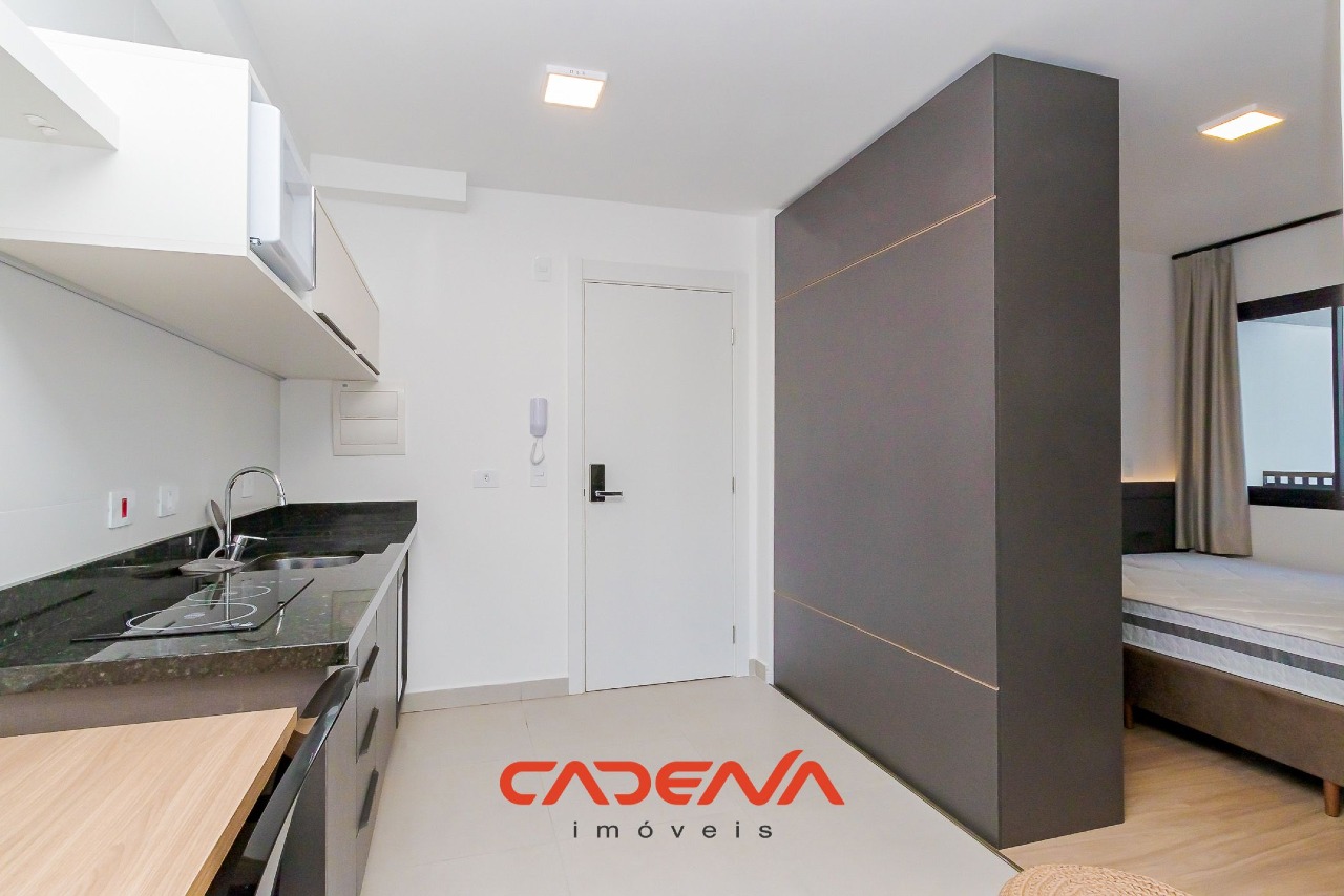 Studio para aluguel no Mercês: 