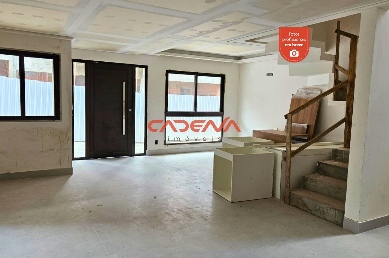 Sobrado para aluguel no Santa Felicidade: 